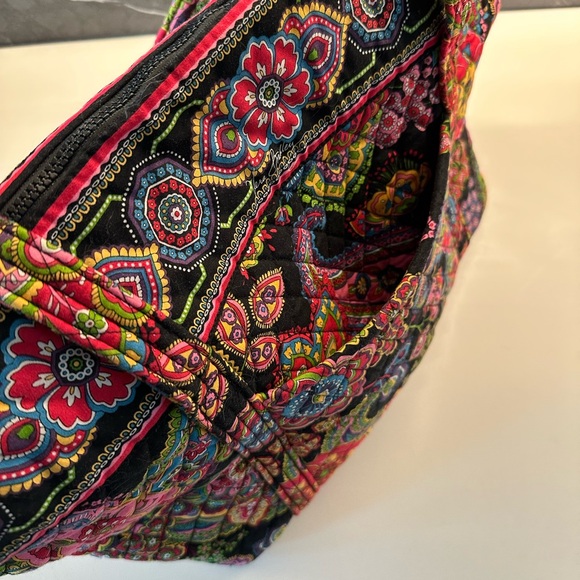 Vera Bradley XL Zippered Tote Bag - Picture 4 of 7
